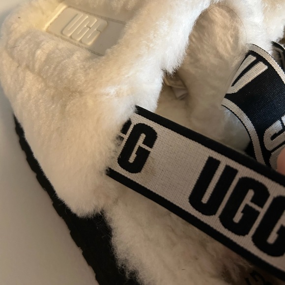UGG open toe slippers - Picture 3 of 5